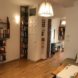 Near Schoenbrunn And Downtown Vienna