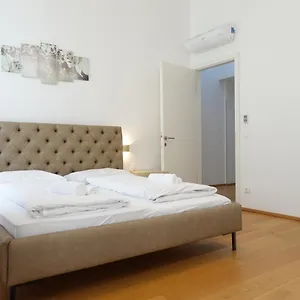 Apartment 4 Red Star 8, Wien