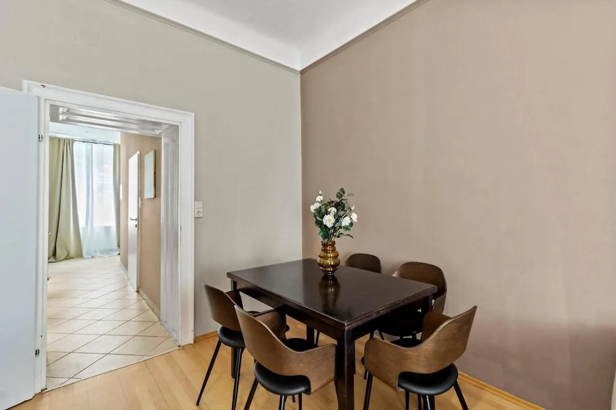 Neben Augarten I 5 Min To Metro I 10 Min To City Vienna Apartment